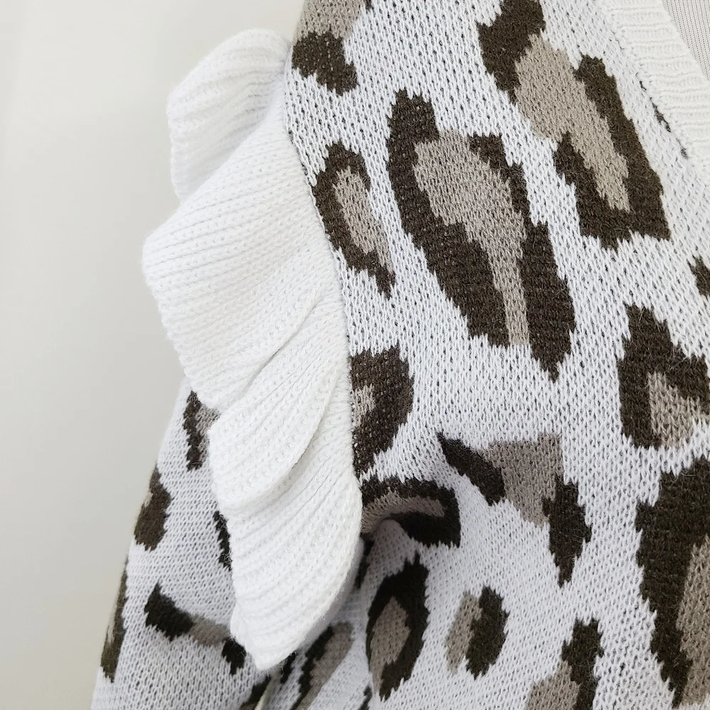 Chaser leopard jacquard cardigan sweater ruffle sleeve size large NEW NWOT